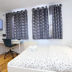  Apartment Fabulous With En-suite Bathroom And Shared Kitchen United Kingdom
