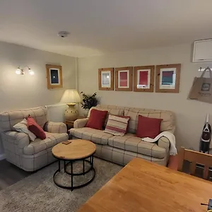 The Den, 2 Mins Chelt High Street, John Lewis Etc Cheltenham